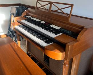Hammond Electric Organ