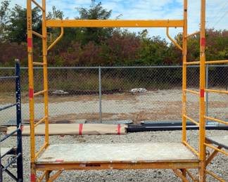 Perry Scaffolding System, Model PN 7007, 9' x 74" x 29"