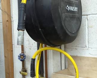 Husky Pneumatic Mounting Hose Reel