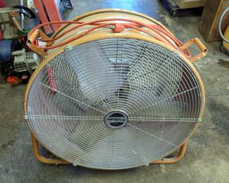 FlowPro Shop Fan 28" x 26" Diameter, Powers On