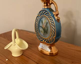 Decor on chest in bedroom