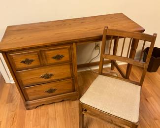 Kitchen - desk with chair - 3 drawers 
