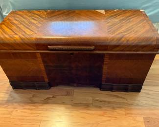 Lane cedar chest