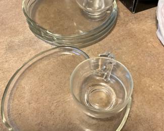  Laundry room - Apple shaped snack plates with cups