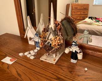 Decor on dresser in bedroom