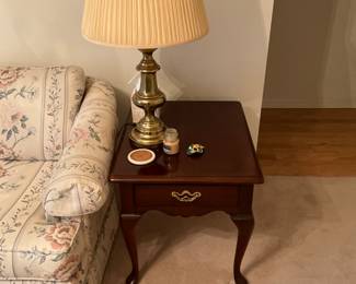 Living room - 1 of 2 end tables with lamp