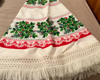 Tablecloth for round table