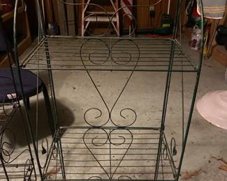 Small green metal foldable stand  