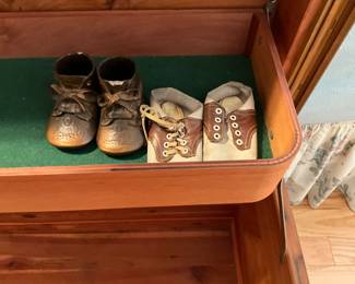 Lane cedar chest - baby shoes