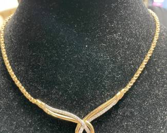 Gold  necklace with diamonds