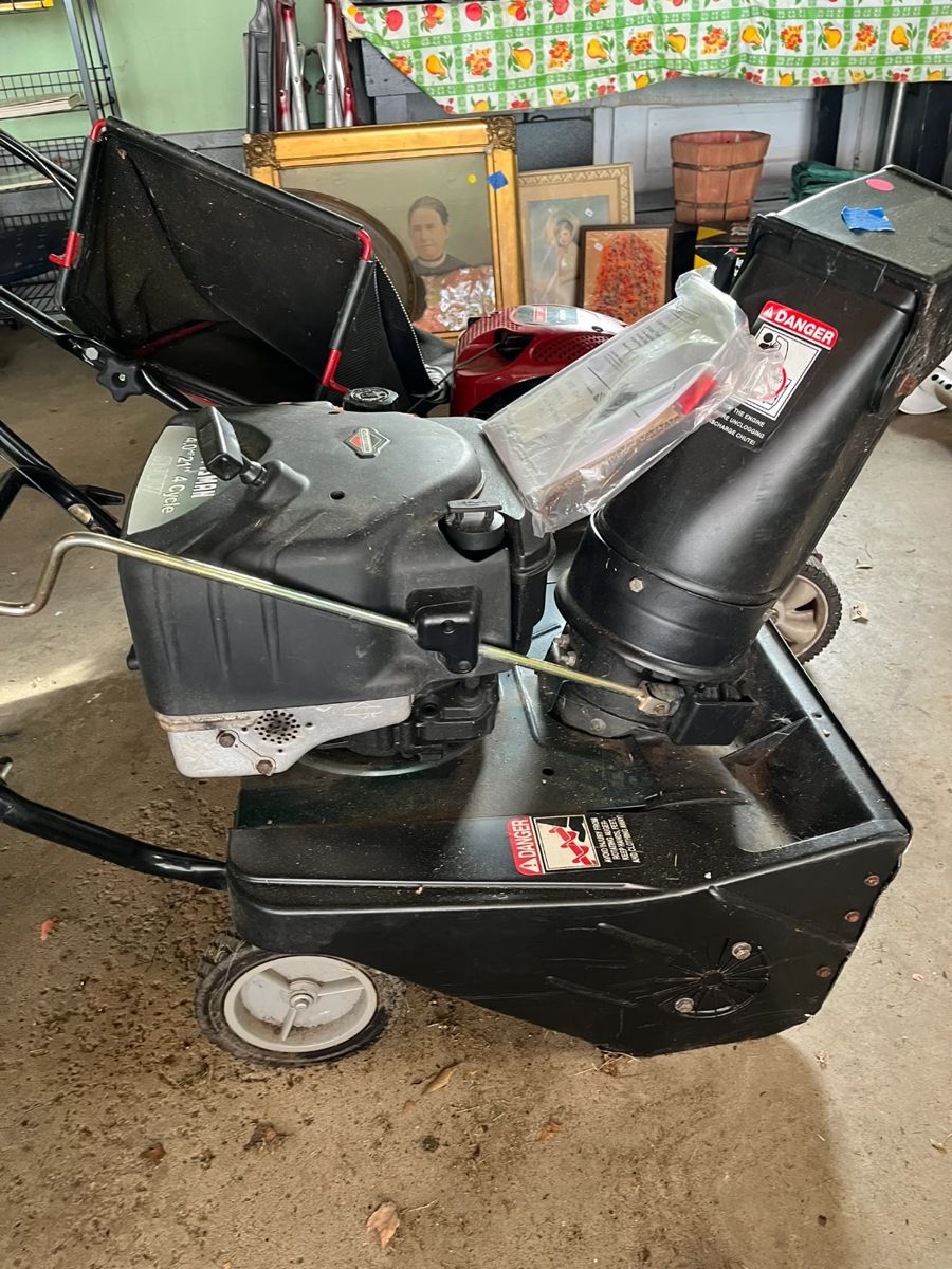 Austintown Youngstown Estate Sale starts on 10/30/2023