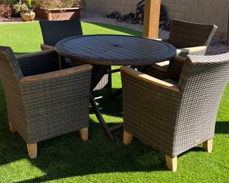 Apostrophe Patio Dining Set
