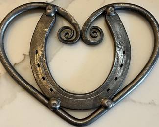 Horseshoe Heart Trivit