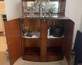 $450 Art Deco Vintage open up bar 35x15x49 