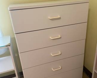 $50 White dresser 29x16x42
