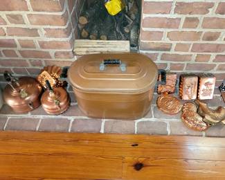 Copper kettles, tub with lid and molds