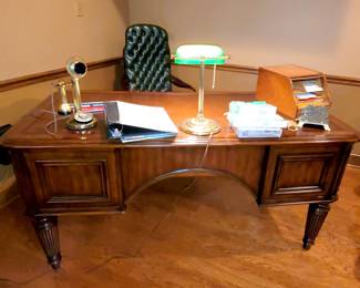 Sligh Winchester Pedestal Desk/ Leather Top