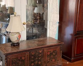 18th C Pennsylvania Dutch dower truck appraised at $16,000-20,000