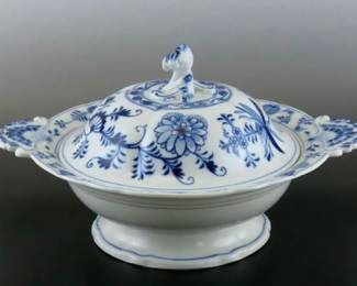 Large Meissen casserole 
