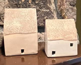 Pueblo pottery houses