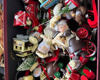 Hershey world ornament set