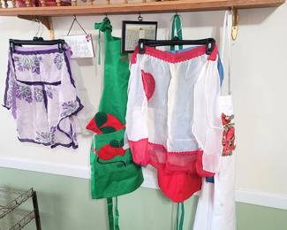 Vintage aprons. Vintage food tins