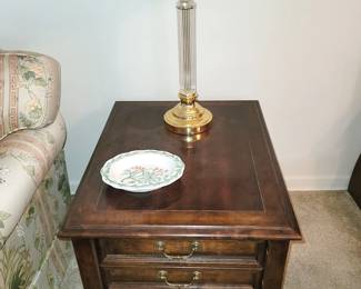 Pair of Hammary furniture wood end tables. Crystal lamps