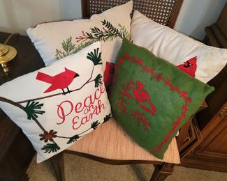 Holiday accent pillows