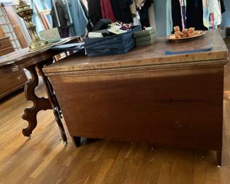 Trunks
Blanket chests