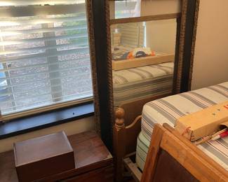 Boxes
Frame with mirror