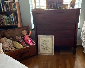 Antique dresser
Nativity scene