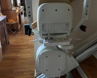 Acorn chair stair lift