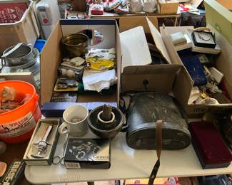 Lots of stuff
Jewelry
Military
Cameras