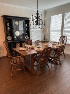 Very nice sale with high end vintage furniture, glassware, collectibles and more. This big table has 2 large leaves.