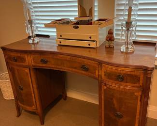 Pair of delicate lamps and the vanity to the set.