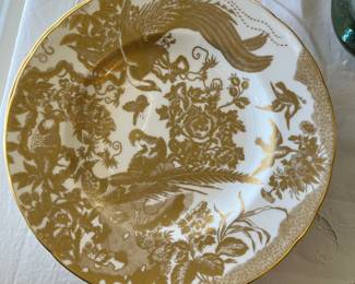 12 Crown Derby China plates in Gold Aves