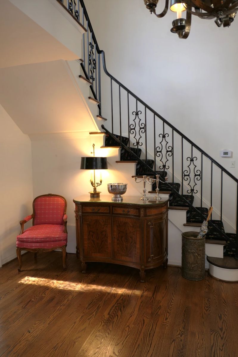 EXCELLENT FRANKLIN ESTATE SALE! in Franklin, MI starts on 11/3/2023