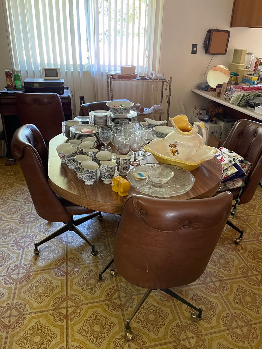 Diggers Estate Sale by James Estate Sales starts on 11/4/2023
