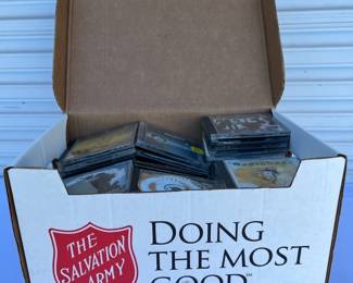 Large Box Of CDs
Nat King Cole, The Rolling Stones, Talking Heads, Primus, Red Hot Chili Peppers, B-52s, Beethoven, Ray Charles, 10,000 Maniacs, Stabbing Westward, The Byrds, Incubus, NIN, Radiohead, Bob Dylan, Vivaldi, Billy Joel, Korn, The Beatles, Fleetwood Mac, Arlo Guthrie, and many more.