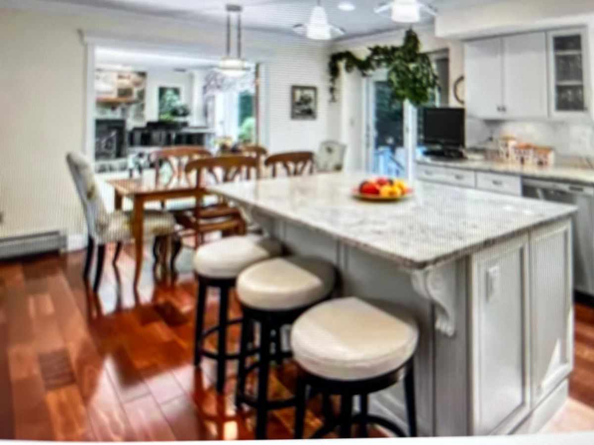 Kitchen Set and Stools