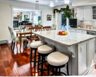 Kitchen Set and Stools