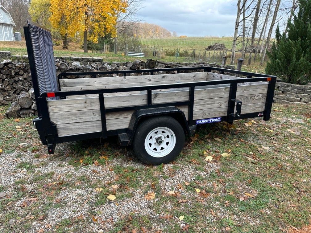 Sure-trac ramp tailgate singe axle utility trailer-like new!