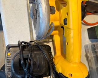 Dewalt cordless circular saw