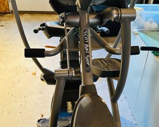 Octane Fitness Seated Elliptical machine in excellent condition! 