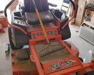 zero turn lawn mower