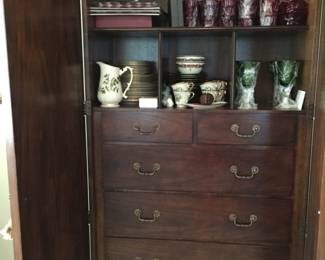 Inside look, plenty of  storage, drawers are dovetailed,