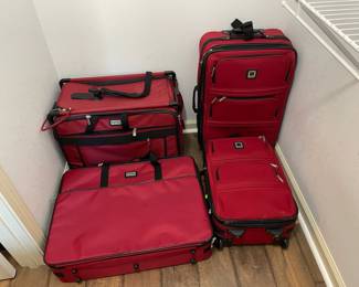 4pc Red Luggage TUTTO And Leisure