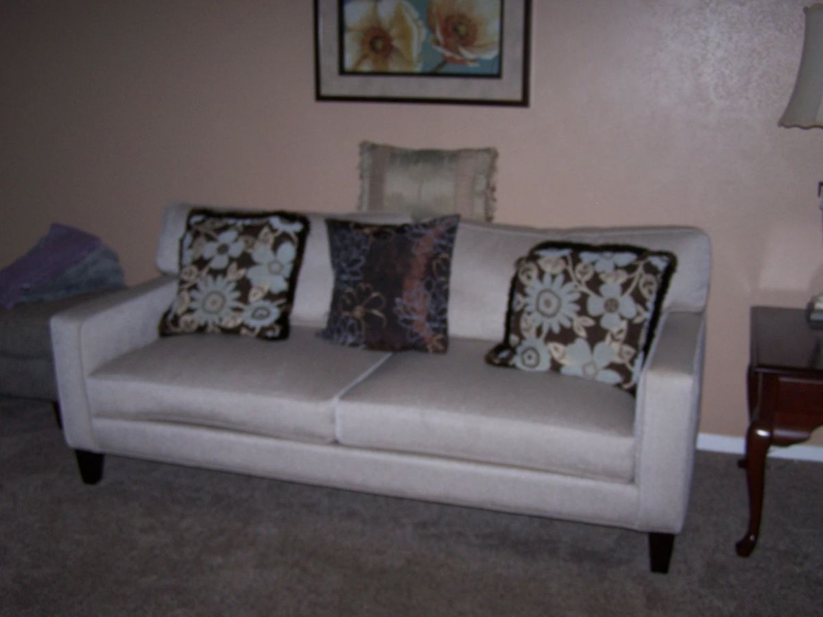 Bippie's Vintage Estate Sales (duncanville) starts on 11/4/2023