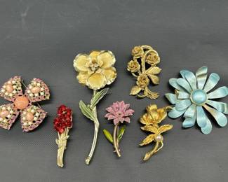 (7) Vintage Flower Brooches, some enameled