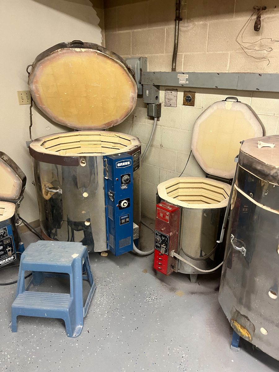 Ceramic Mold Warehouse Kilns and Equiptement starts on 11/18/2023